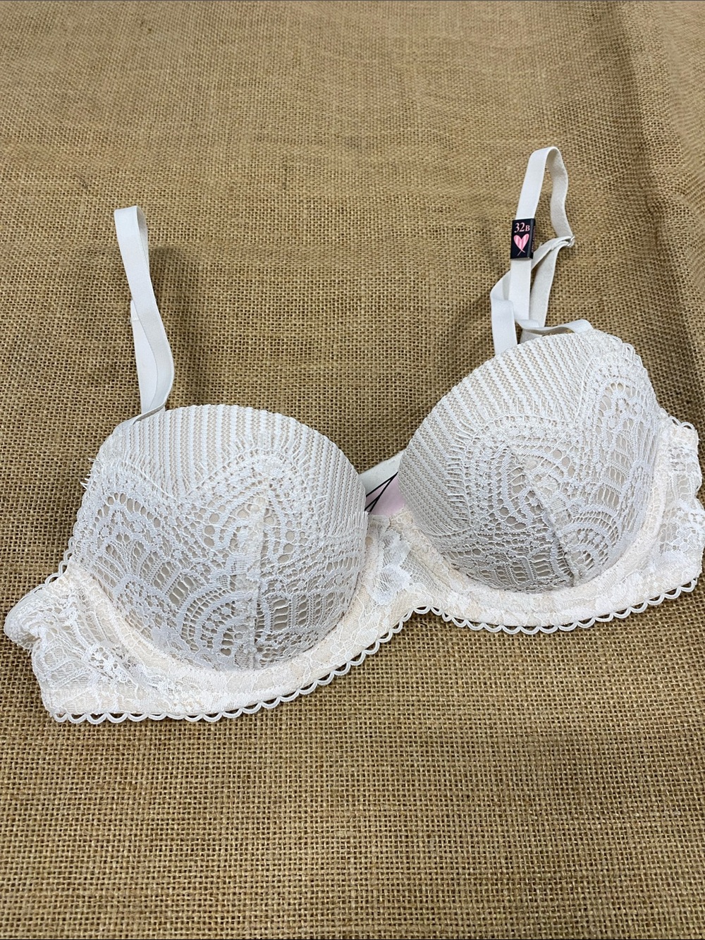 Victoria’s Secret Dream Angels Lined Demi Underwire Bra 32B